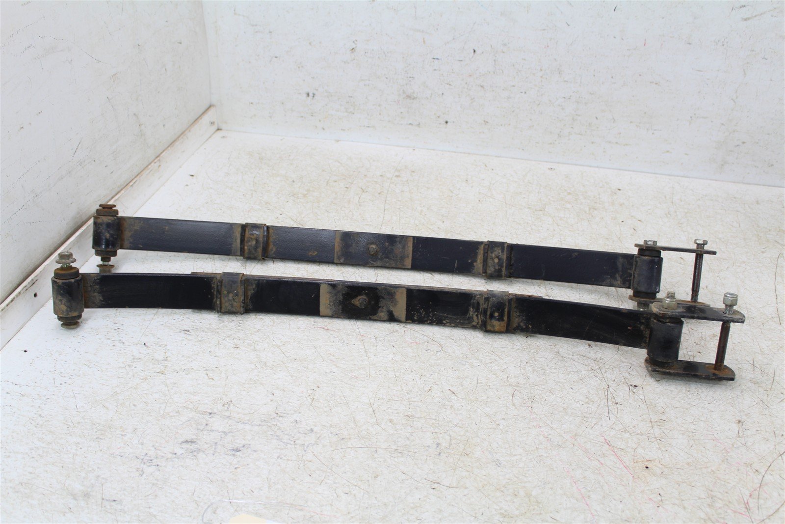 2003 EZGO TXT GAS Golf Cart Rear Leaf Springs Suspension Shackle Plates 10250