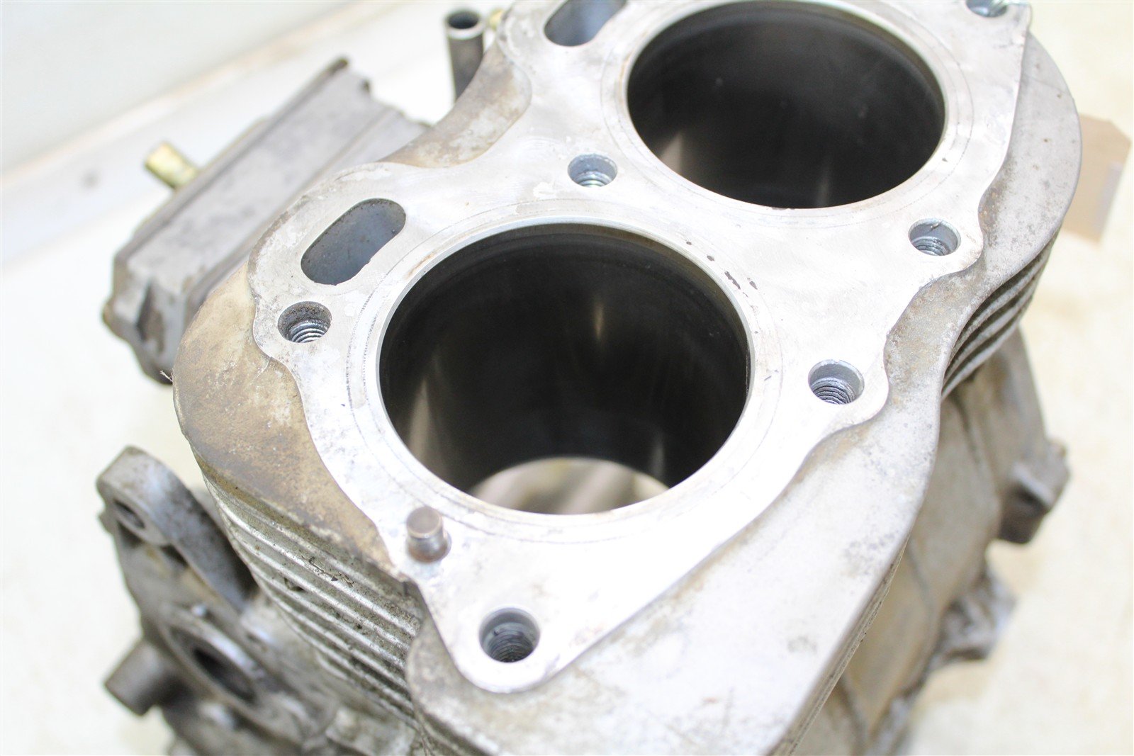 2003 EZGO TXT GAS Golf Cart 295cc Engine Block Case Cylinders 10250