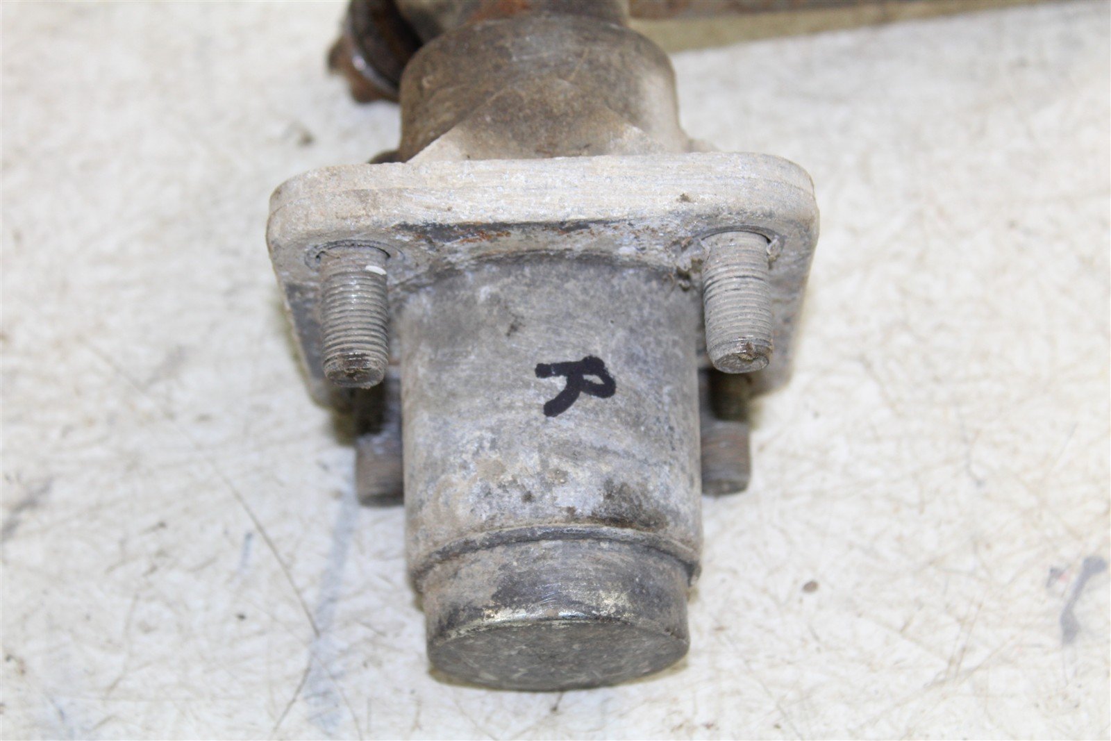 1994 EZGO Marathon GAS Golf Cart Front Right Spindle Knuckle w/ Hub 10251
