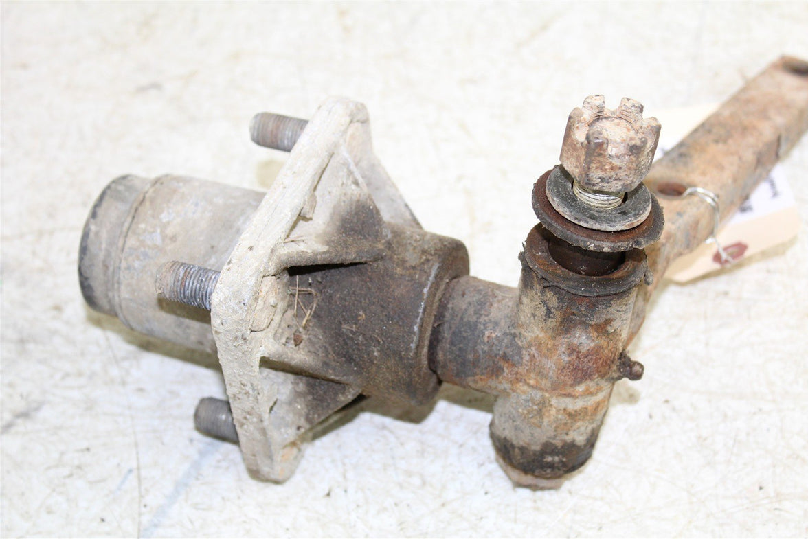 1994 EZGO Marathon GAS Golf Cart Front Right Spindle Knuckle w/ Hub 10251
