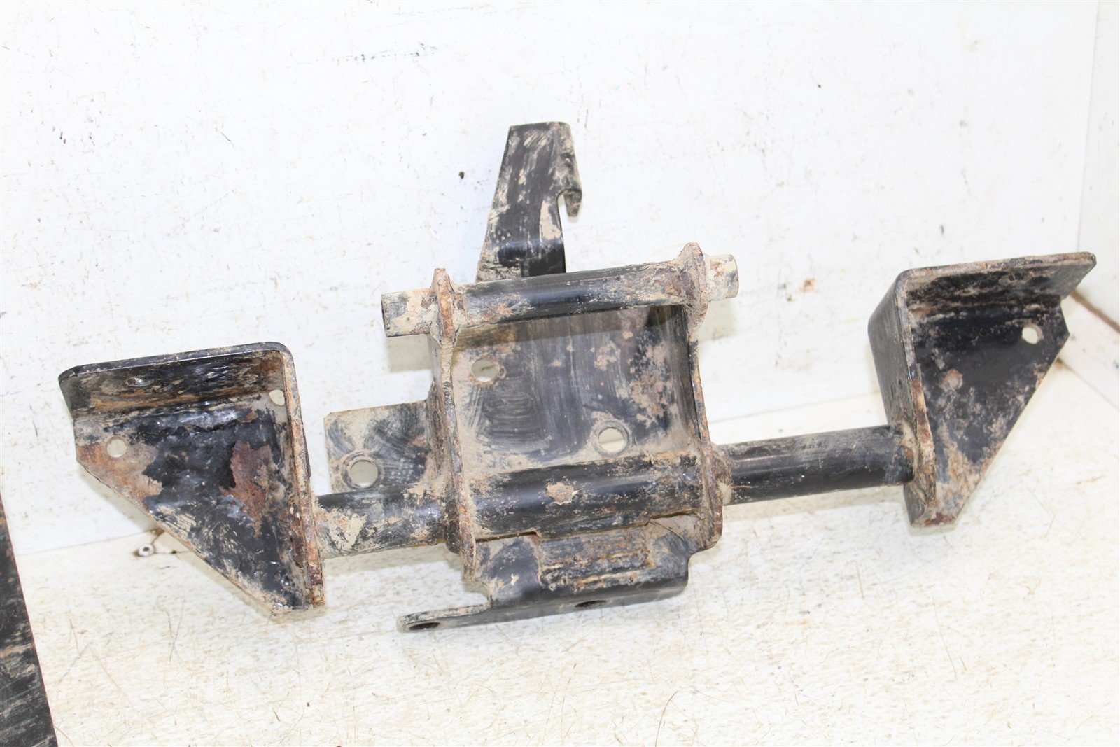 1994 EZGO Marathon GAS Golf Cart Engine Mounts Motor Brackets Skid Plate 10251