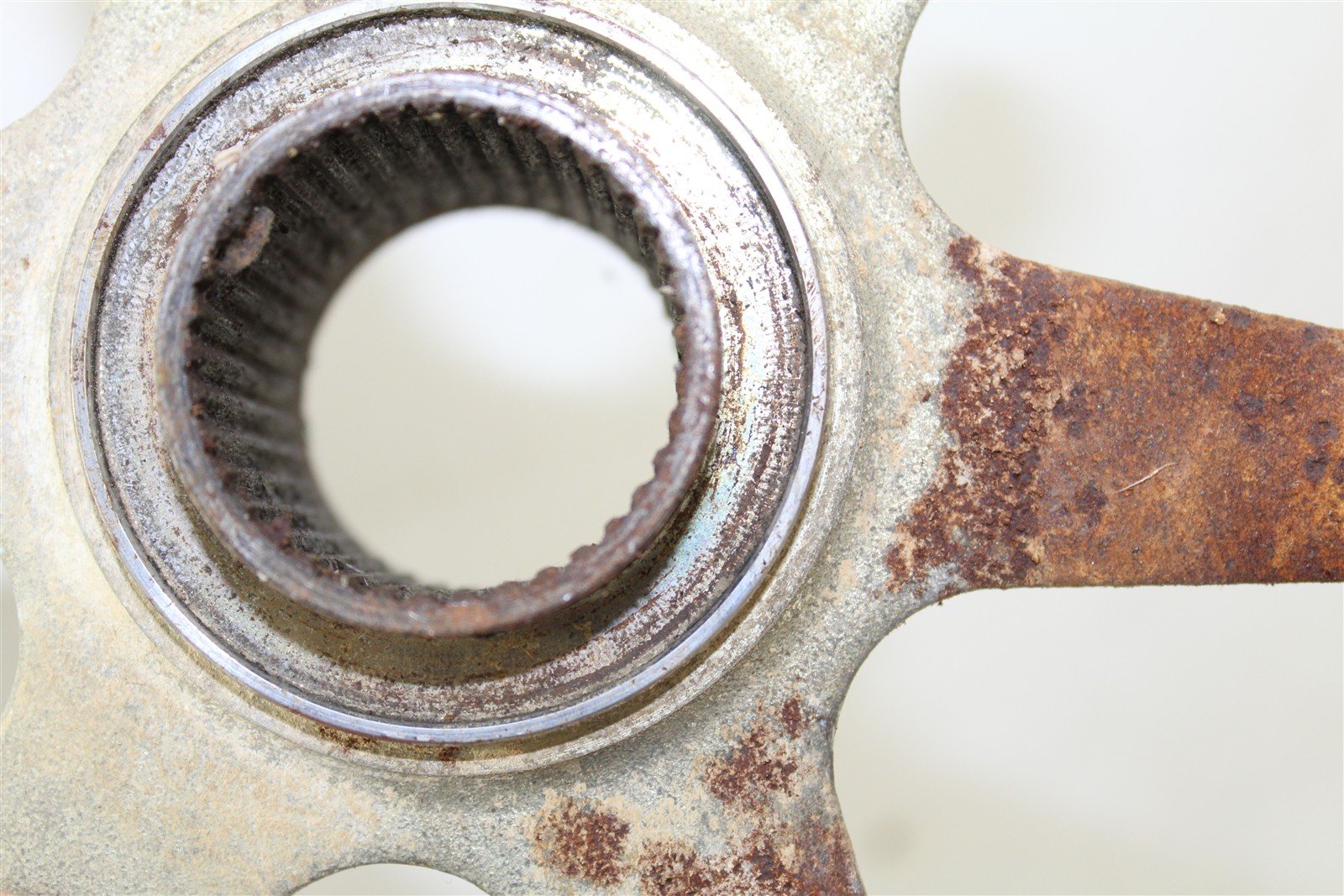 2001 Yamaha Warrior 350 Rear Sprocket Hub Mount 891G