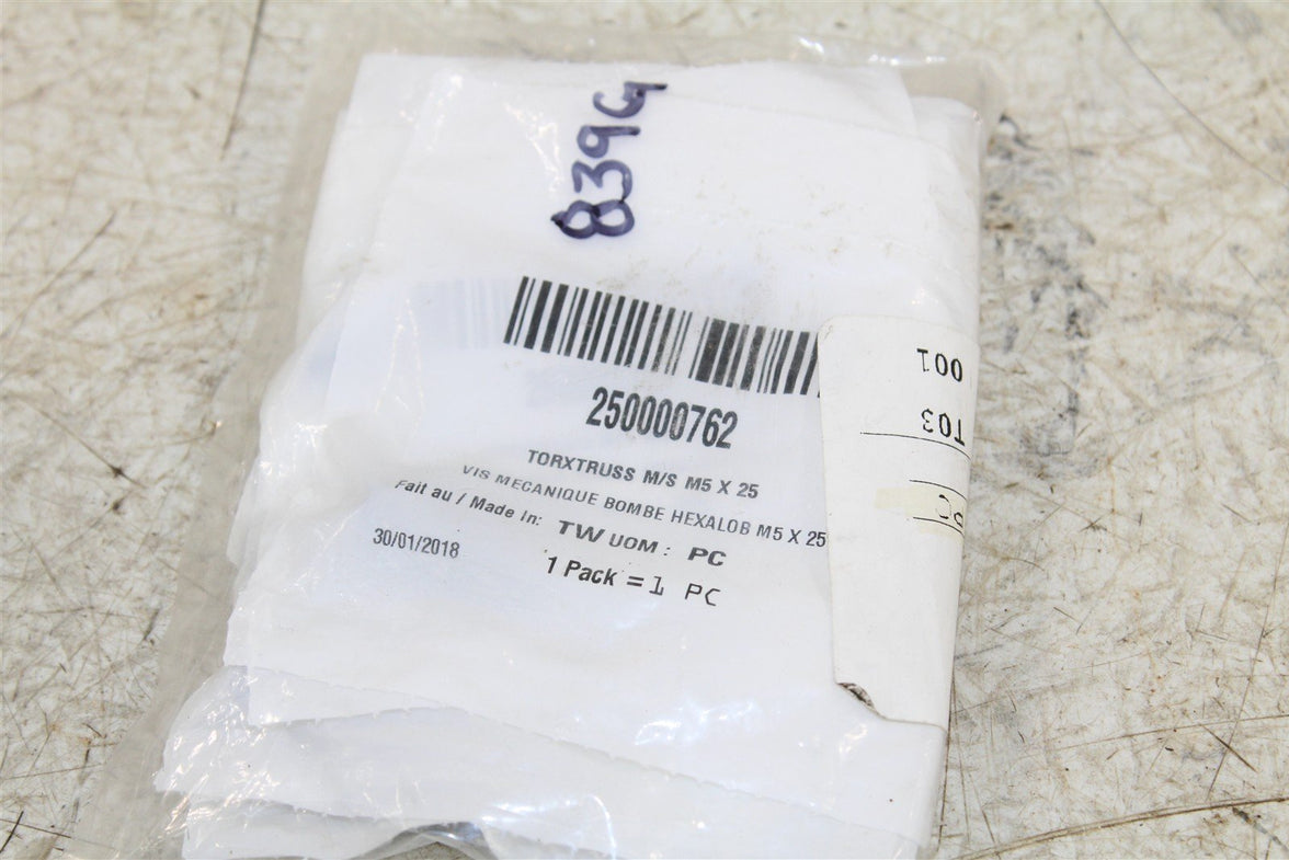 NOS BRP Torx Truss M5x25 Screws Bolts 250000762 QTY:6 NEW 839G
