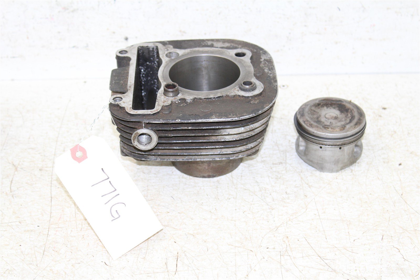 1983 Yamaha Tri Moto 225DX Engine Cylinder Jug w/ Piston 771G