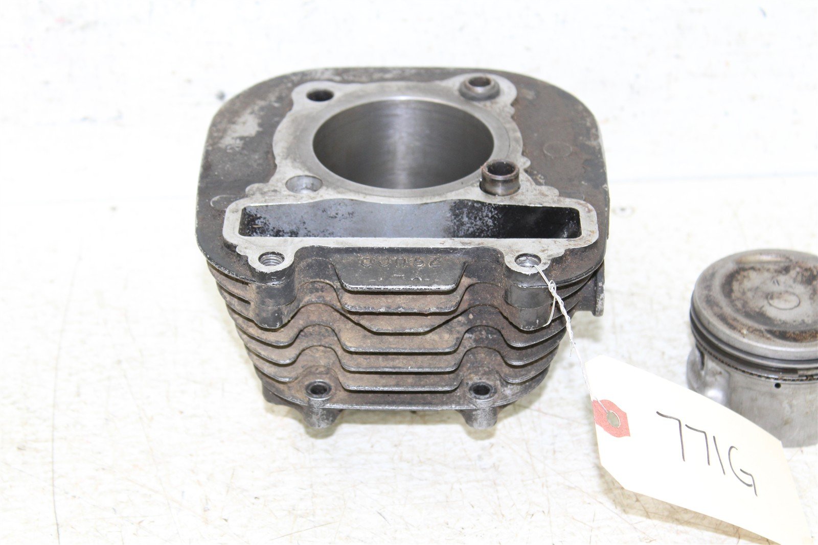 1983 Yamaha Tri Moto 225DX Engine Cylinder Jug w/ Piston 771G