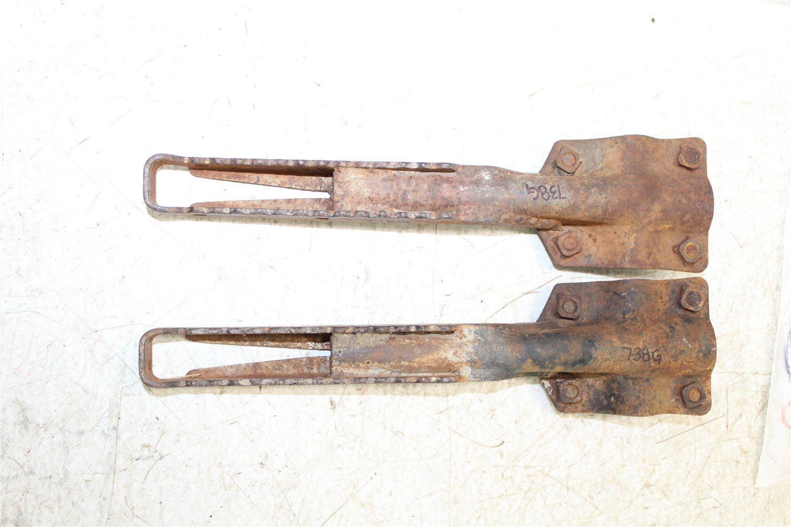 1984 Honda Fourtrax TRX 200 Foot Pegs Rests Set Left Right 738G