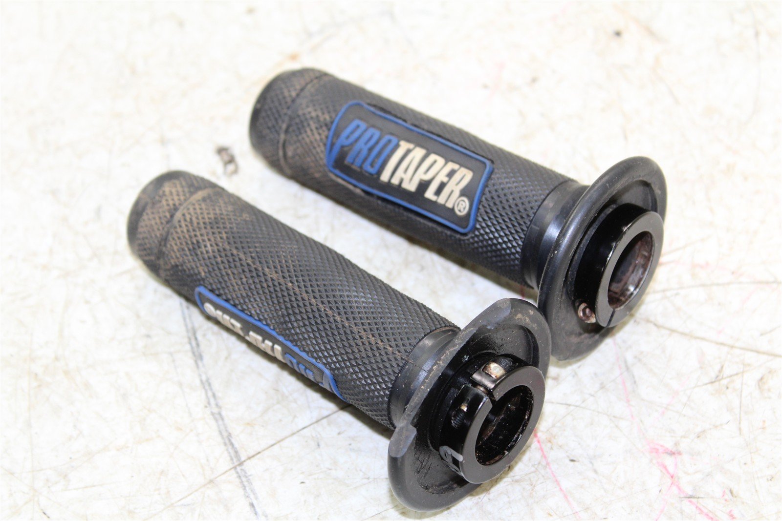Universal ATV Handlebar Lock On Grips 681G