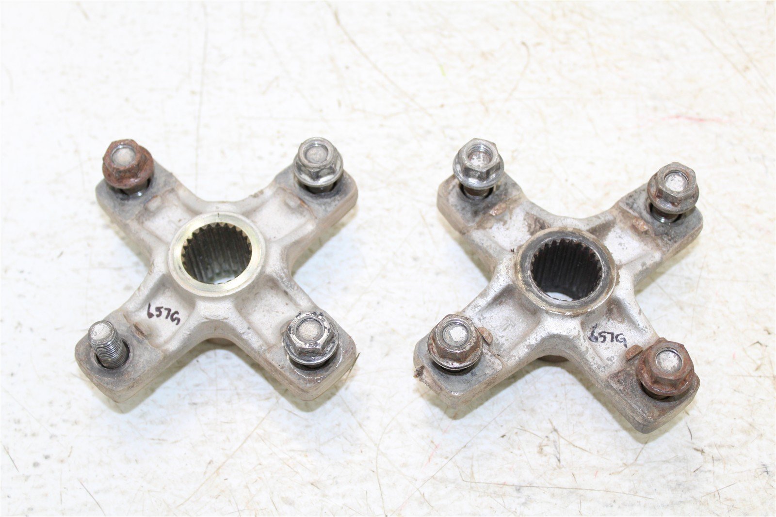 1990 Yamaha Blaster 200 Rear Hubs Wheel Mounts 657G