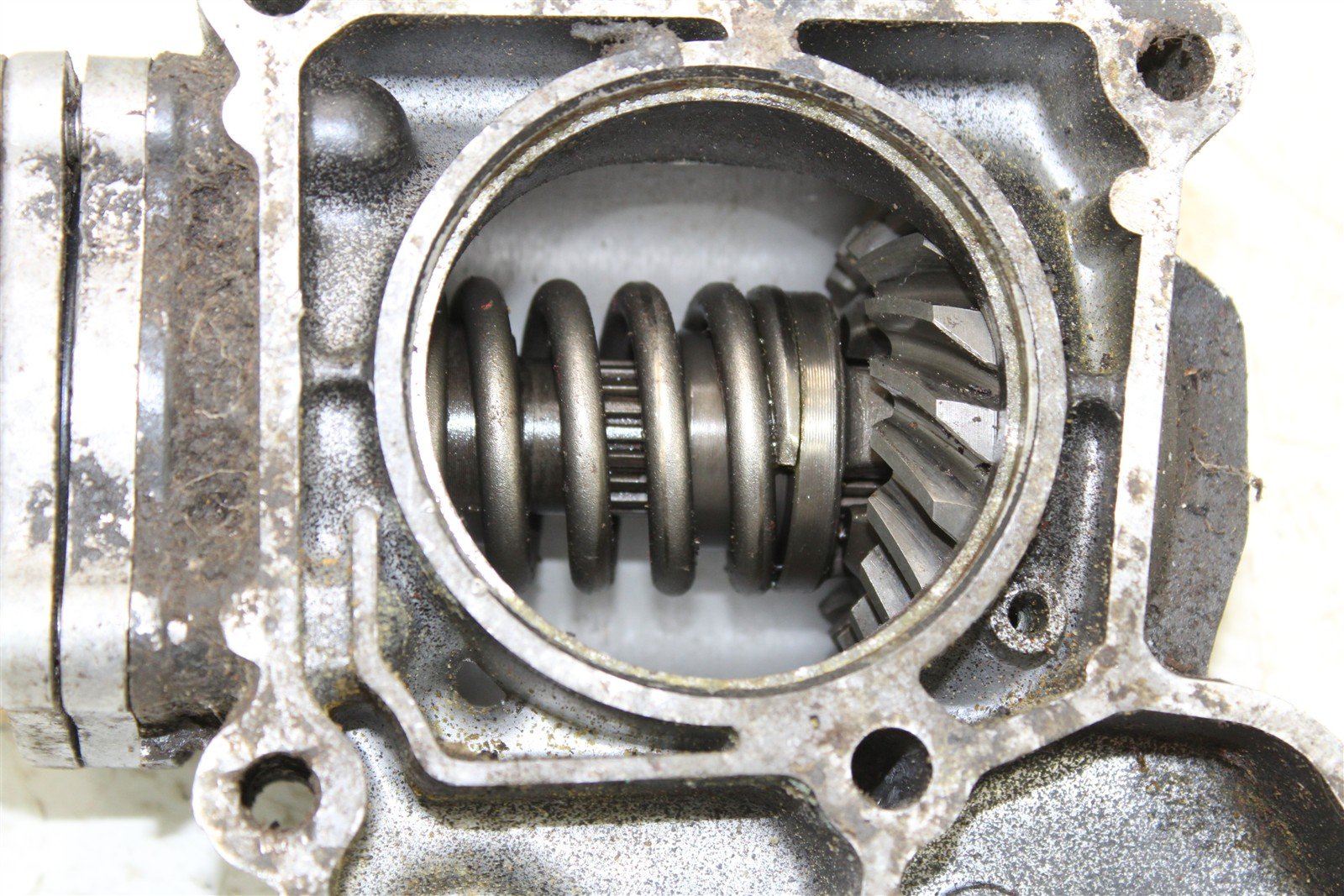 1990 Kawasaki Bayou 220 Rear Drive Shaft Output Bevel Gear 920G
