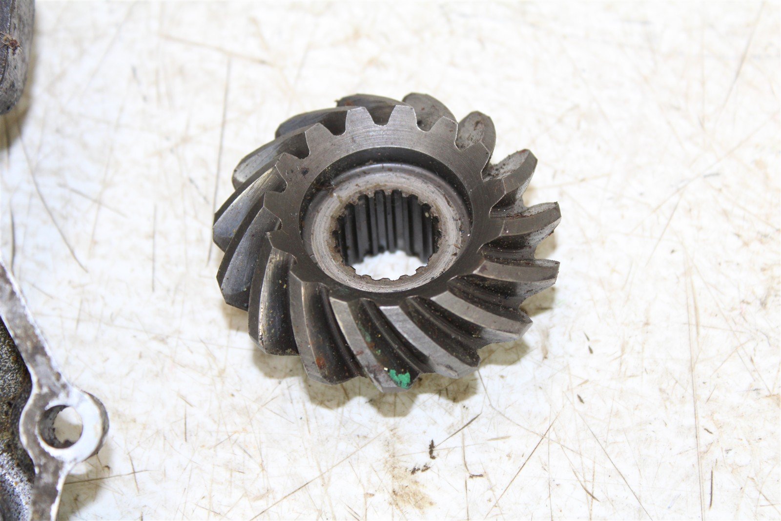 1990 Kawasaki Bayou 220 Rear Drive Shaft Output Bevel Gear 920G