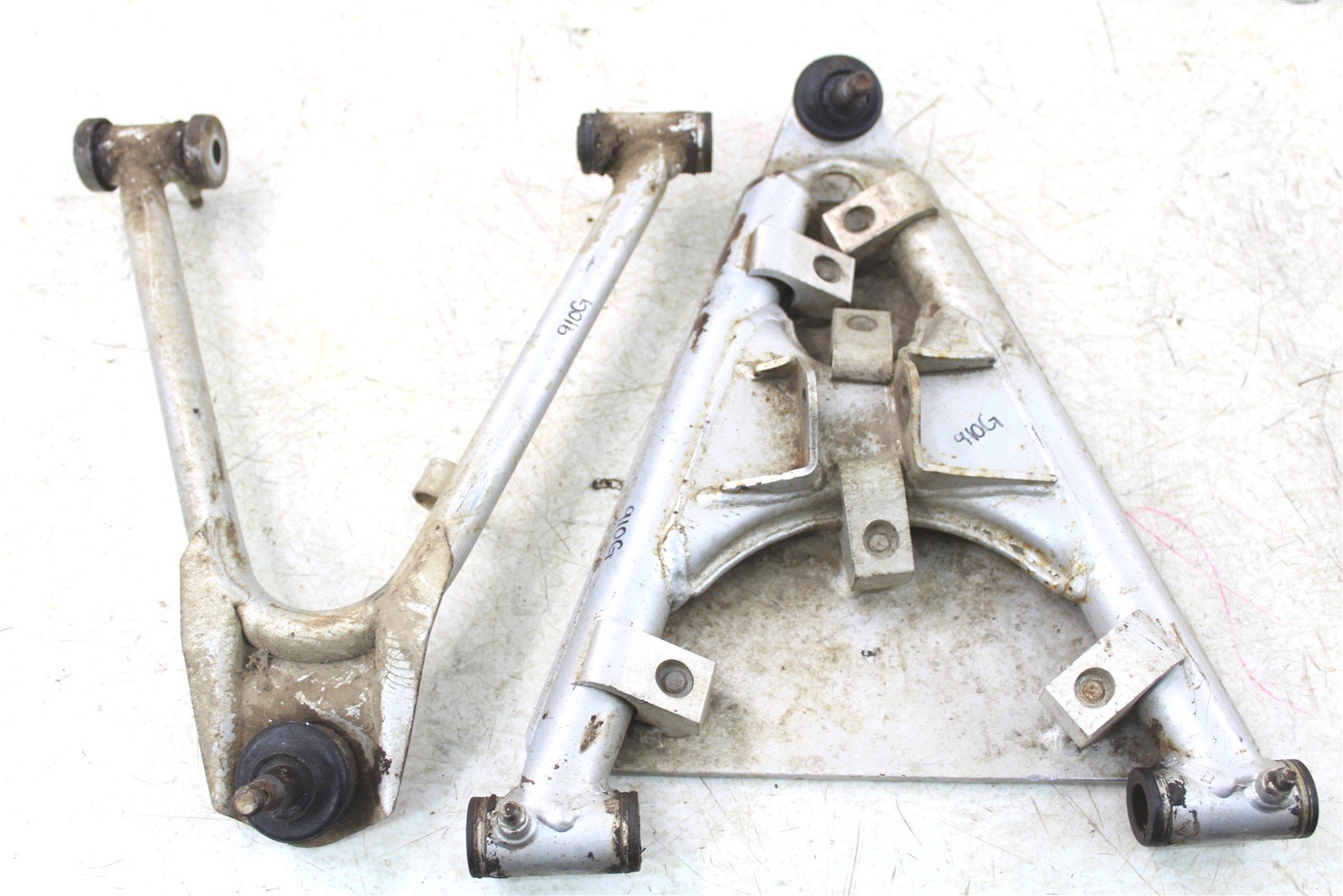 2001 Yamaha Warrior 350 Front Right Control A Arms Upper Lower 910G
