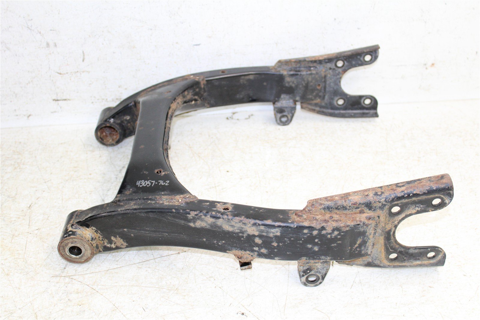 2003 Suzuki Vinson 500 4x4 Swing Arm 43057