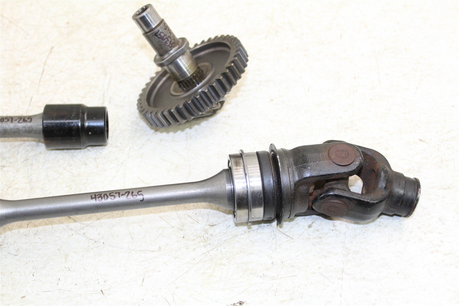 2003 Suzuki Vinson 500 4x4 Center Mid Drive Shaft Assembly w/ Bevel Gear 43057