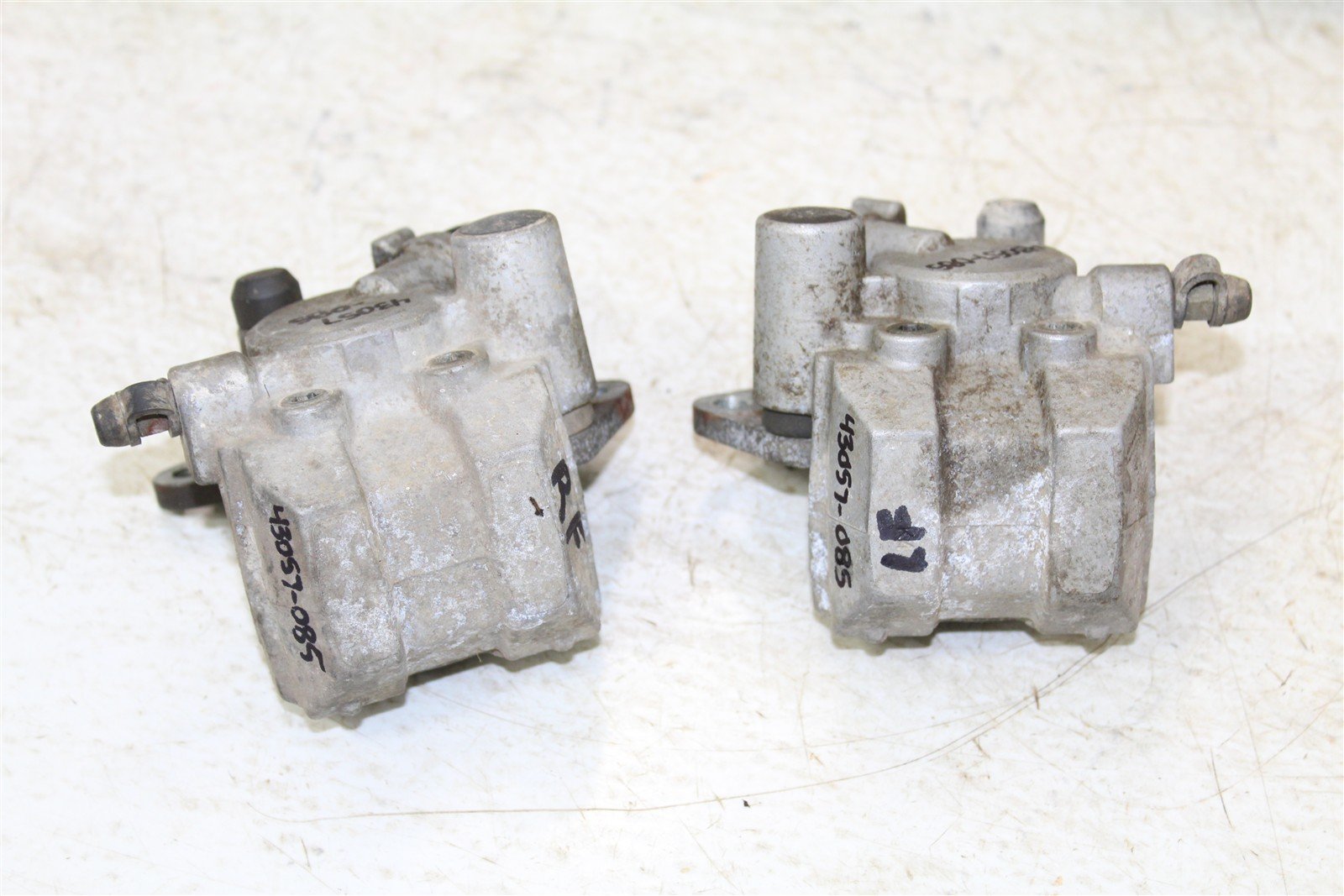 2003 Suzuki Vinson 500 4x4 Front Brake Calipers Set Left Right 43057