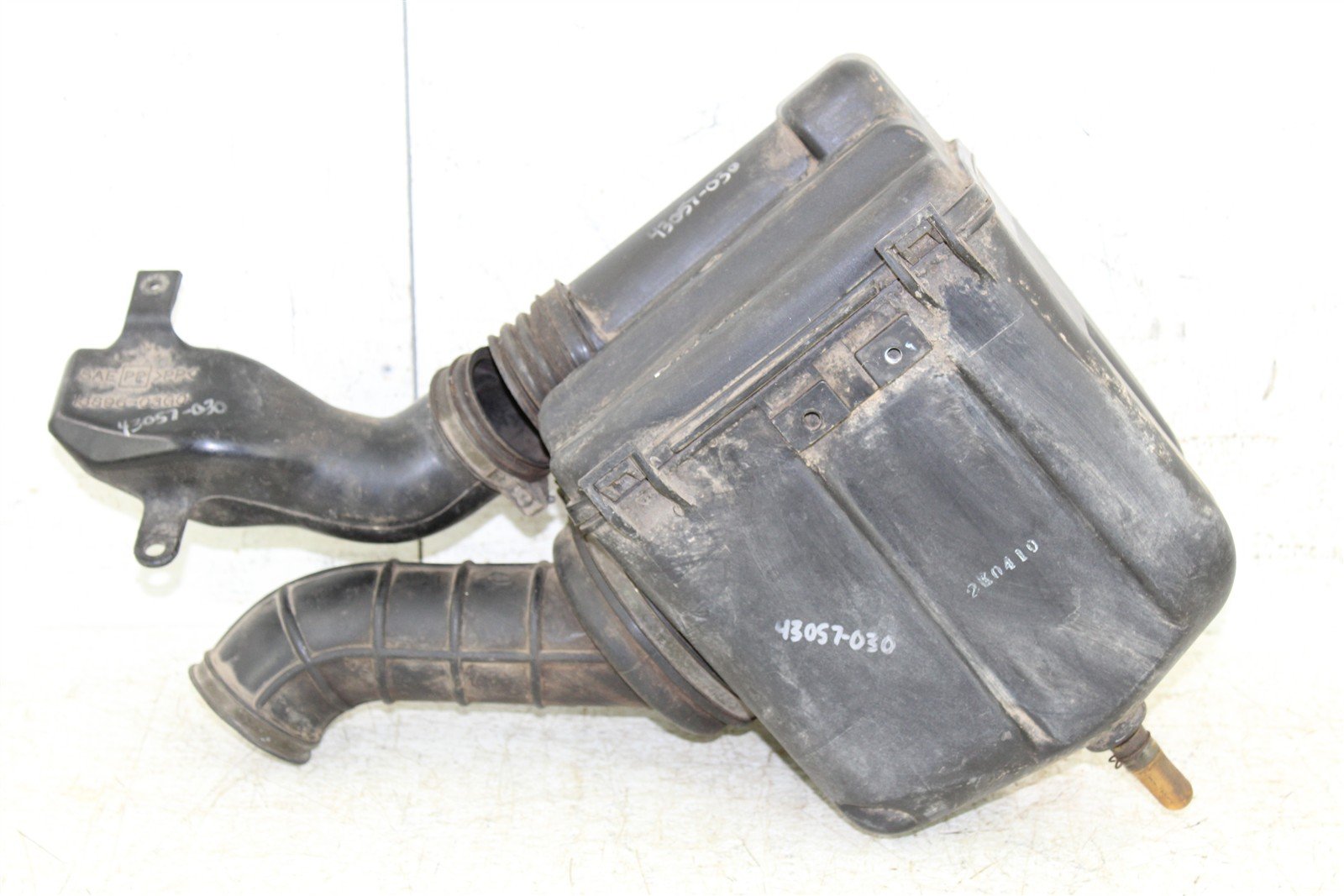 2003 Suzuki Vinson 500 4x4 Air Box Intake Housing Boot Filter Cage 43057