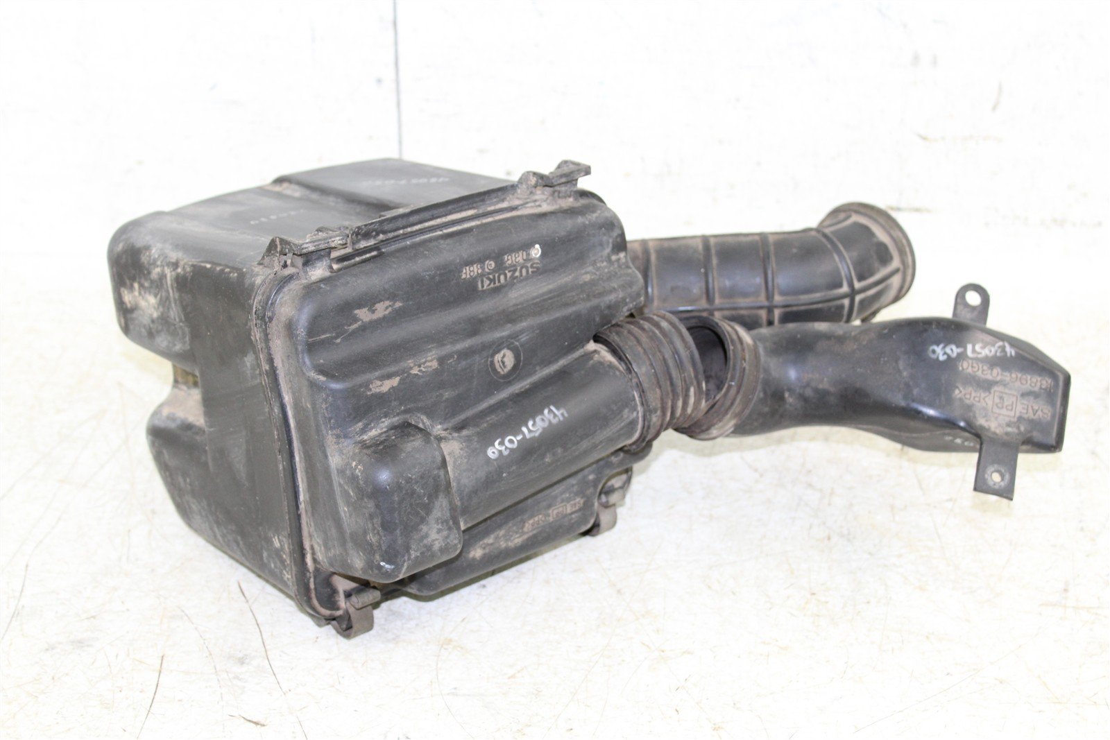 2003 Suzuki Vinson 500 4x4 Air Box Intake Housing Boot Filter Cage 43057