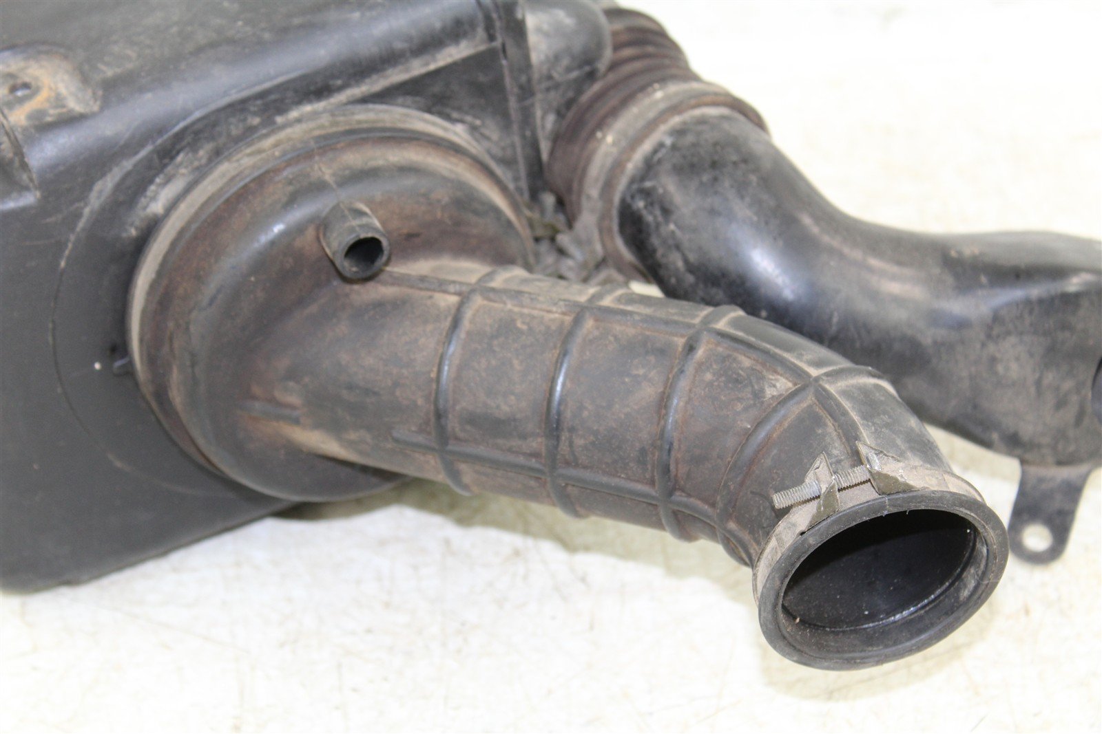 2003 Suzuki Vinson 500 4x4 Air Box Intake Housing Boot Filter Cage 43057