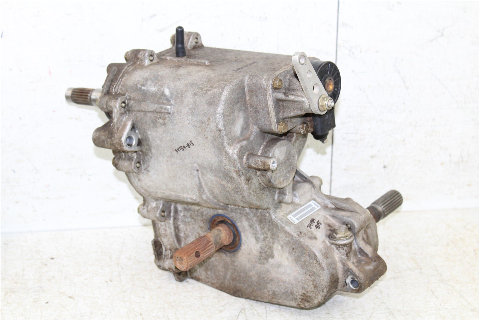 2004 Polaris ATP 330 4x4 Transmission Gear Box Case 34159