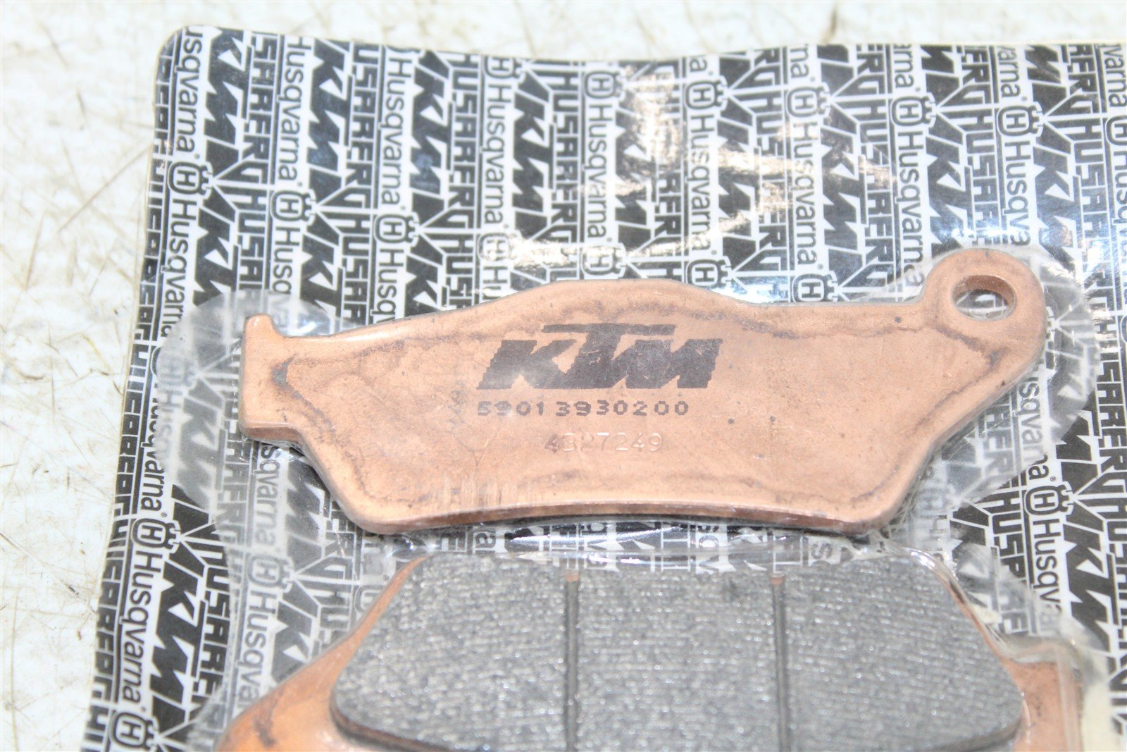 Husqvarna KTM Front Brake Pad Set 59013930200 NEW 078H