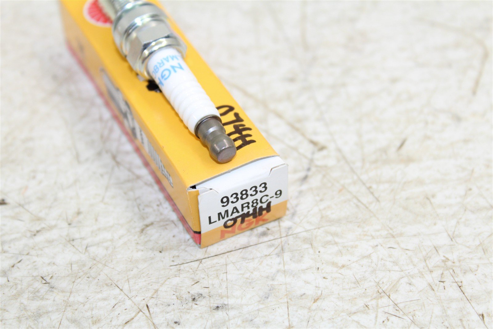 NGK Spark Plug LMAR8C-9 NEW 074H