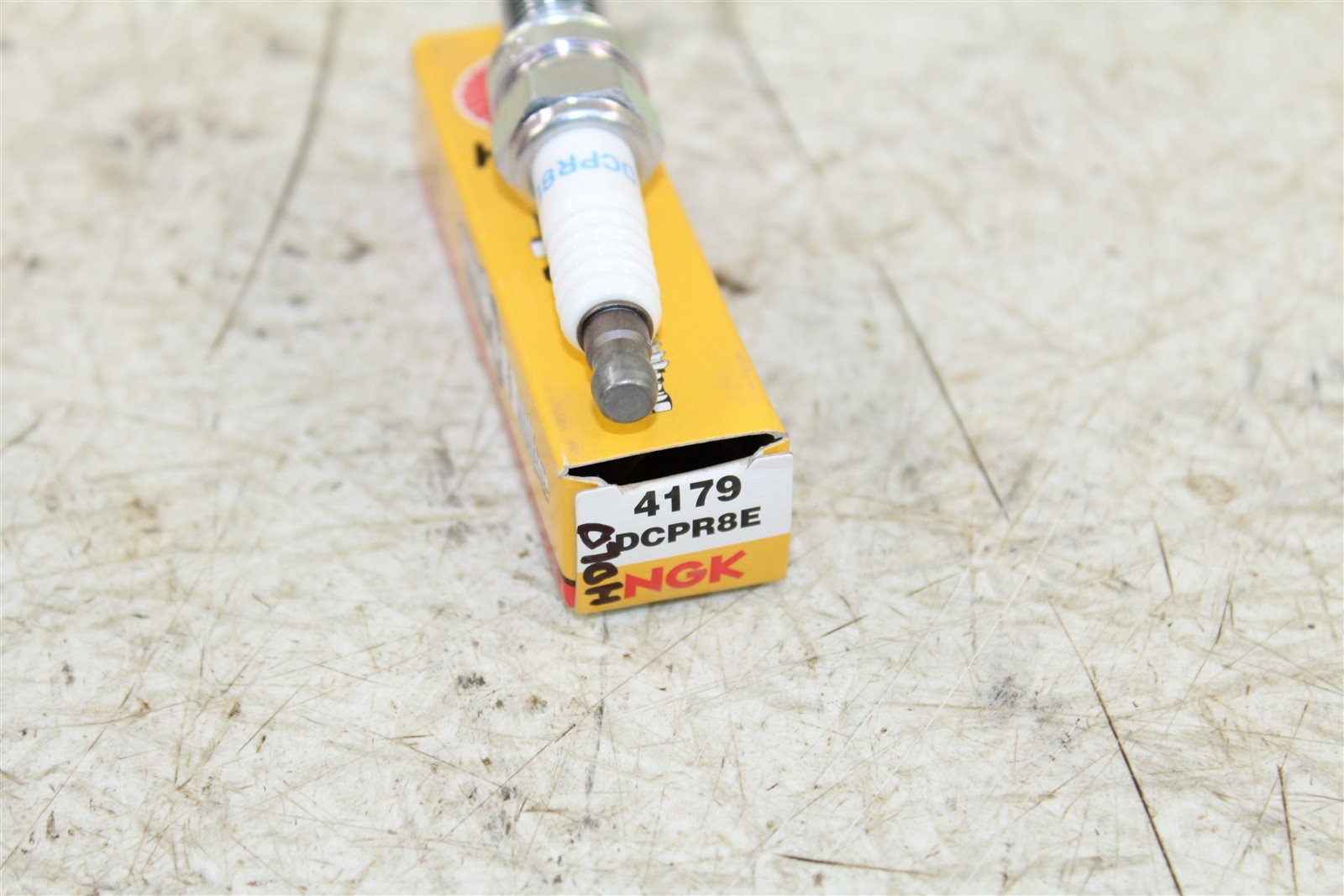 NGK Spark Plug DCPR8E NEW 070H