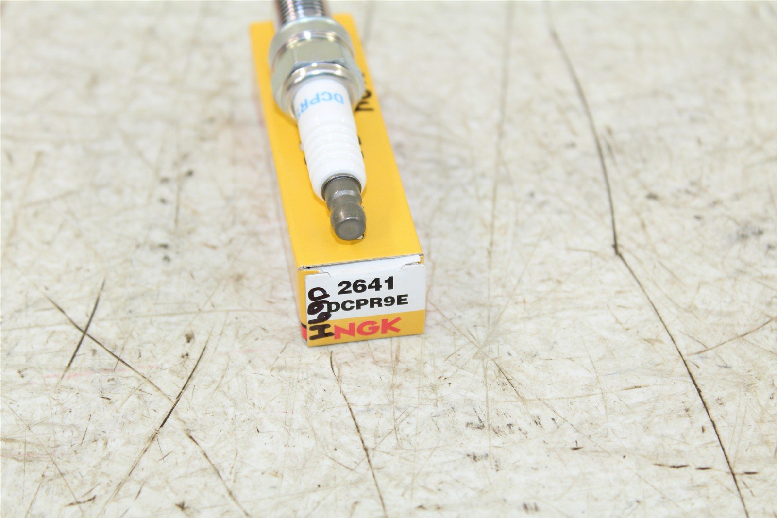 NGK Spark Plug DCPR9E NEW 069H