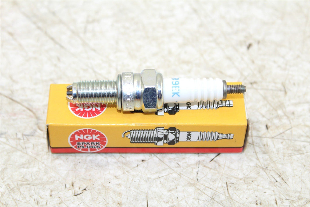 NGK Spark Plug CR9EK NEW 066H