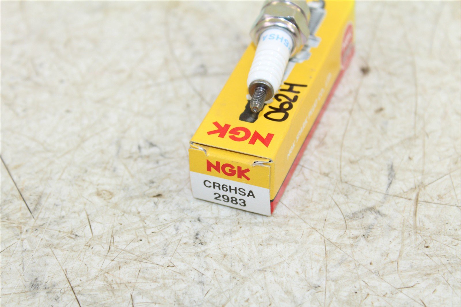 NGK Spark Plug CR6HSA NEW 062H