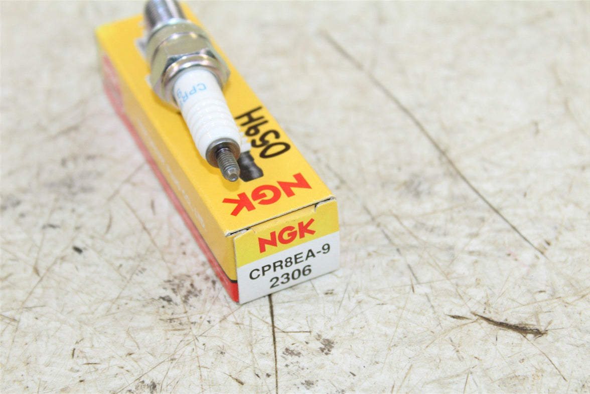NGK Spark Plug CPR8EA-9 NEW 059H