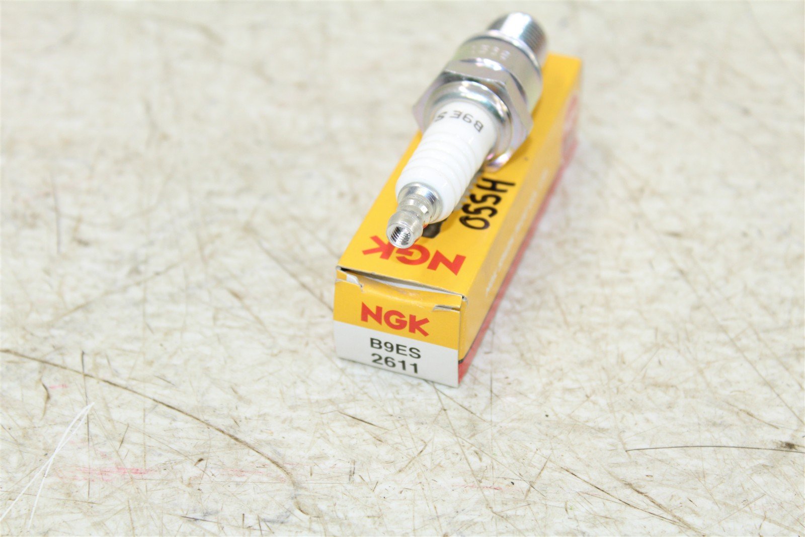 NGK Spark Plug B9ES NEW 055H