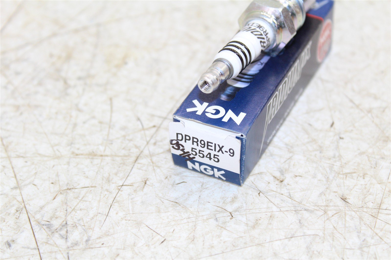 NGK Iridium IX Spark Plug DPR9EIX-9 NEW 054H