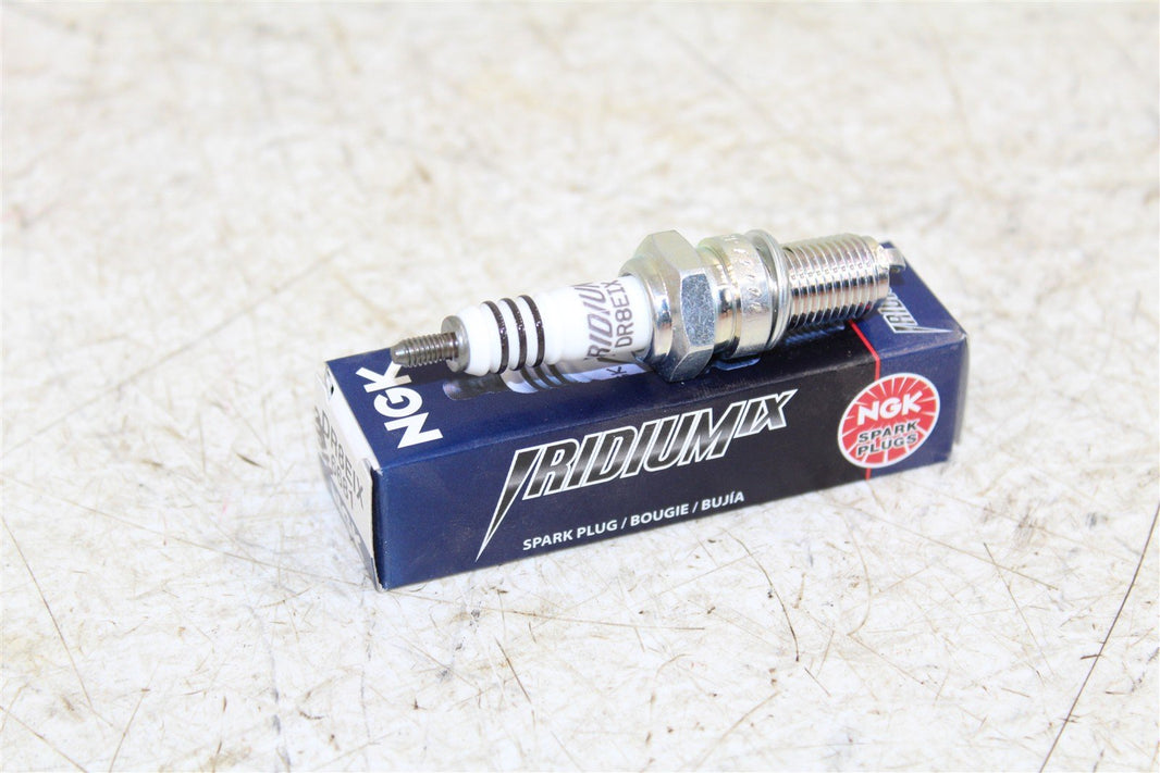 NGK Iridium IX Spark Plug DR8EIX NEW 053H