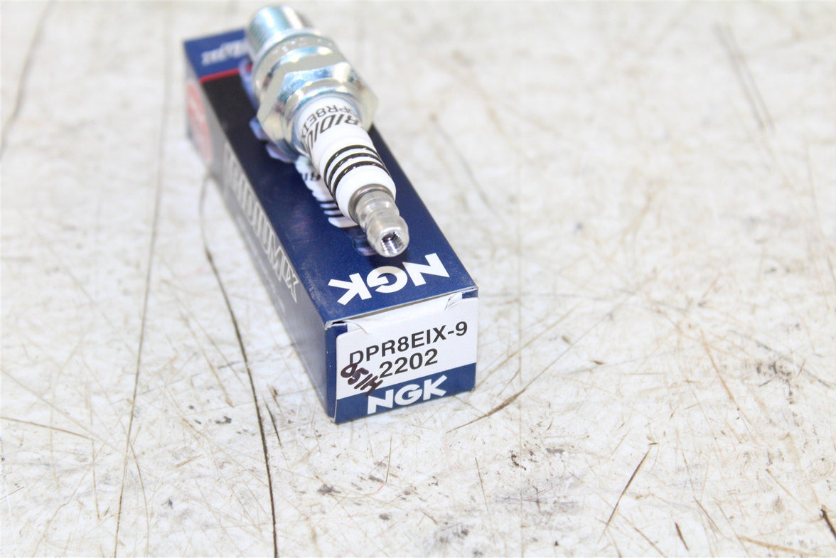 NGK Iridium IX Spark Plug DPR8EIX-9 NEW 051H
