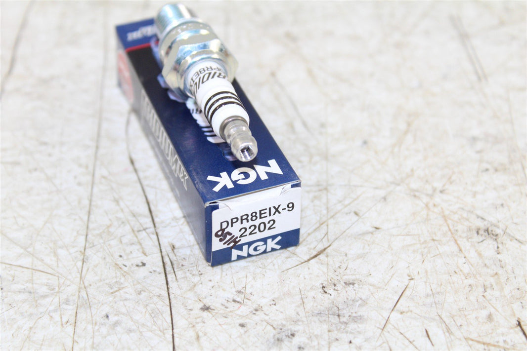 NGK Iridium IX Spark Plug DPR8EIX-9 NEW 051H