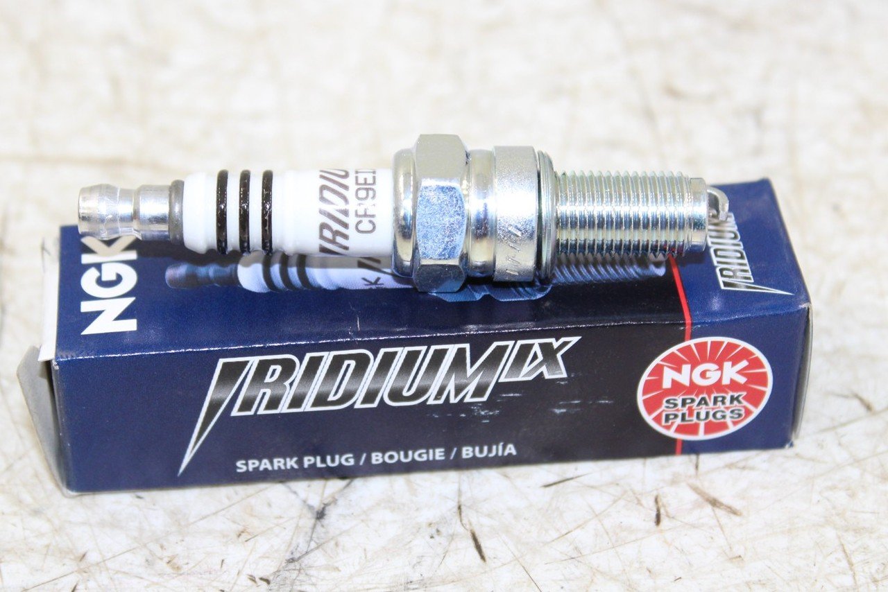 NGK Iridium IX Spark Plug CR9EIX NEW 048H