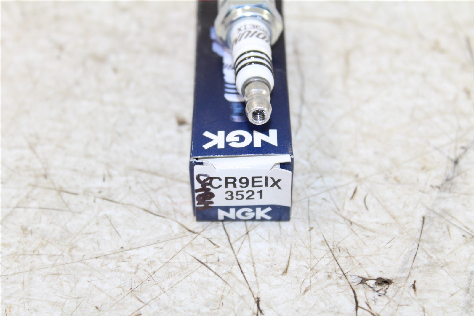 NGK Iridium IX Spark Plug CR9EIX NEW 048H