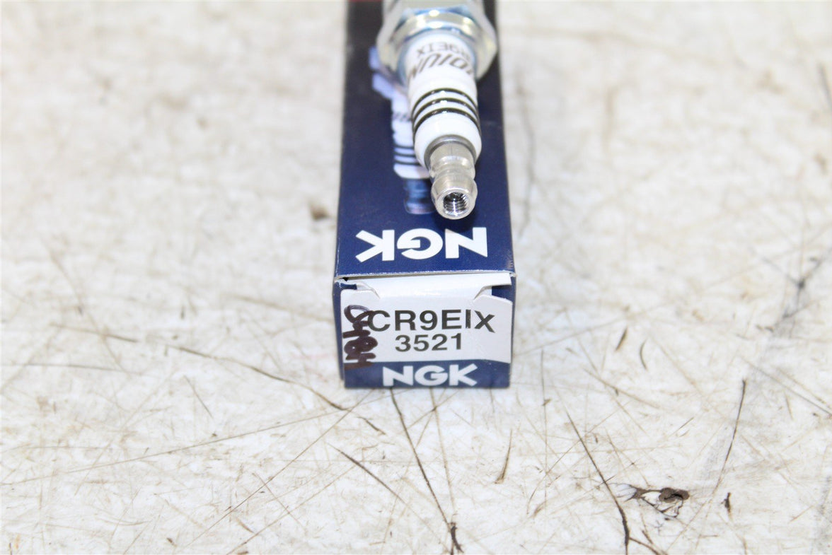 NGK Iridium IX Spark Plug CR9EIX NEW 048H