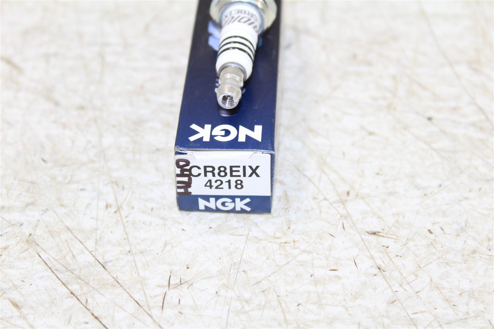 NGK Iridium IX Spark Plug CR8EIX NEW 047H