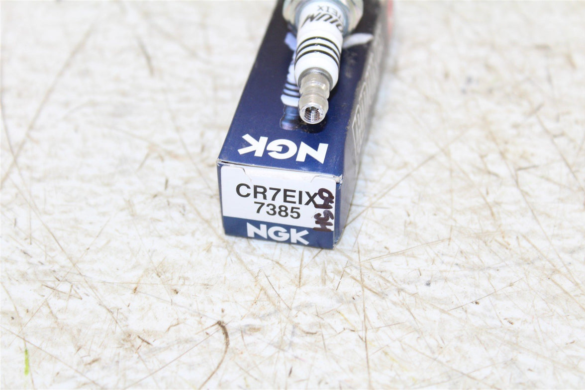 NGK Iridium IX Spark Plug CR7EIX NEW 045H