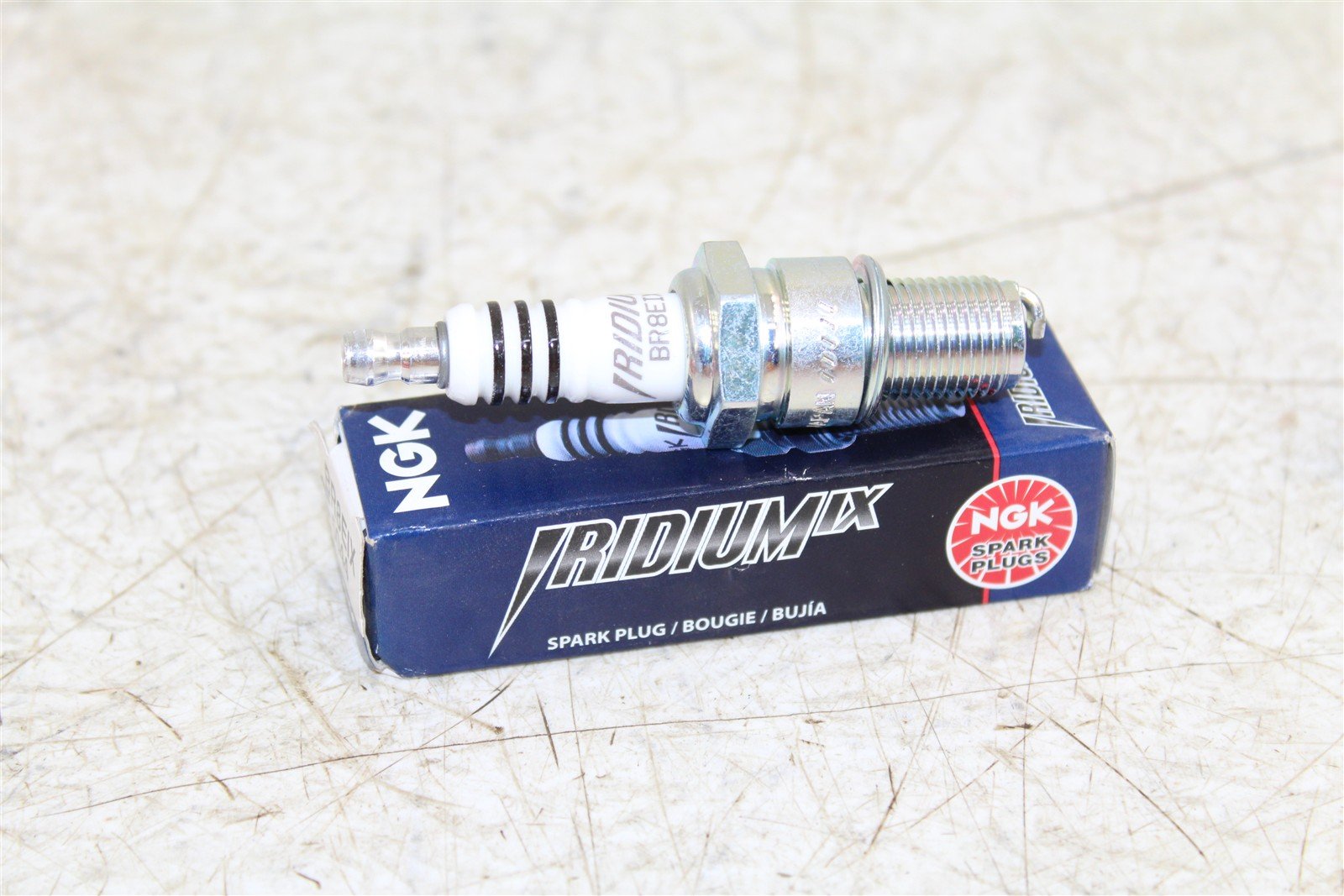 NGK Iridium IX Spark Plug BR8EIX NEW 043H