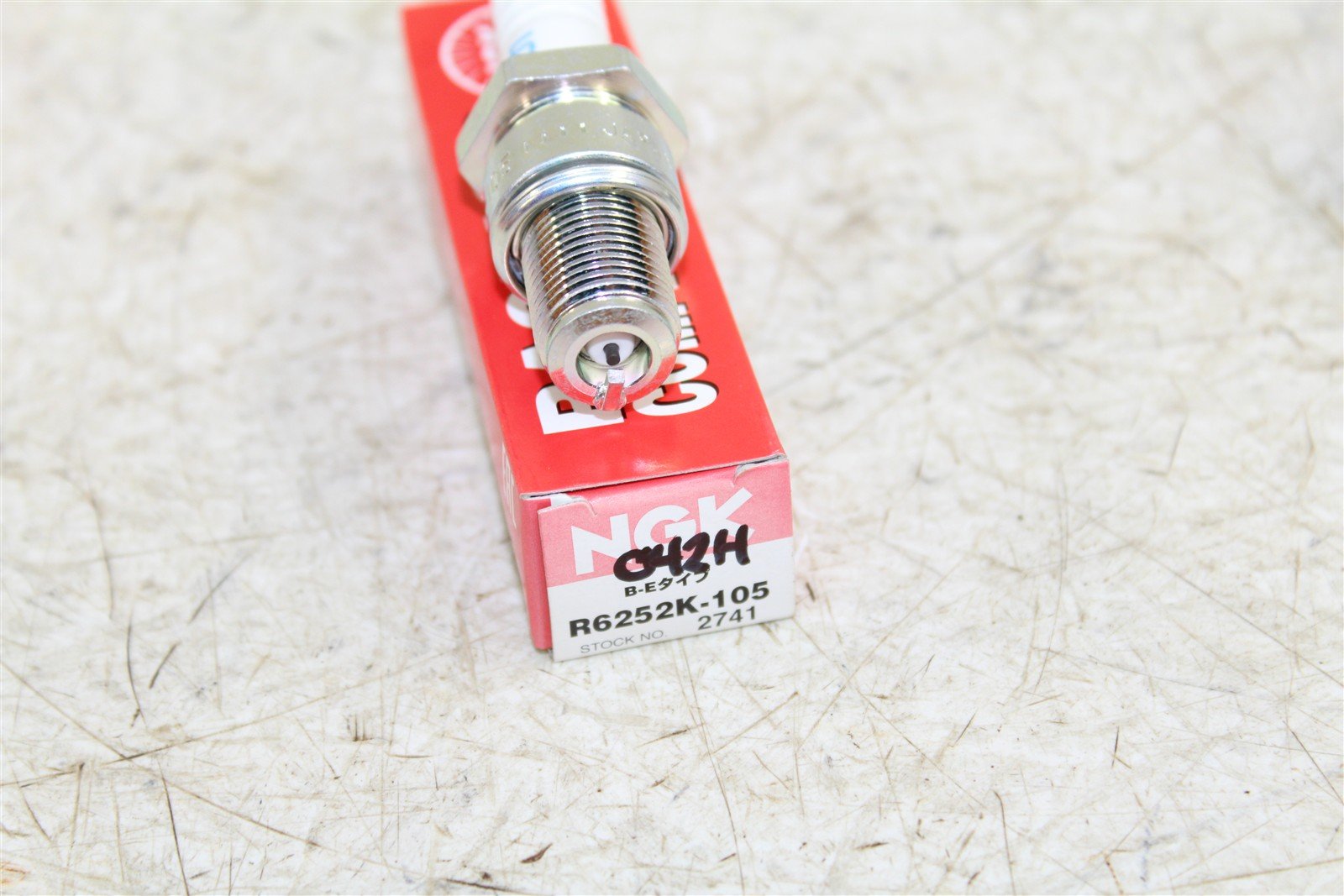 NGK Racing Competition Spark Plug R6252K-105 NEW 042H