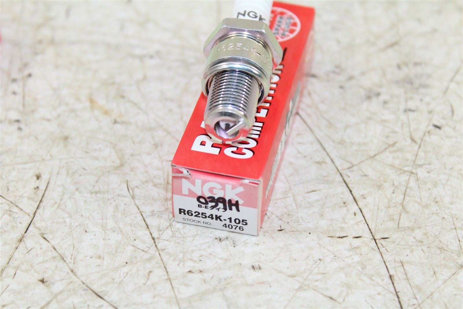 NGK Racing Competition Spark Plug R6254K-105 NEW 039H