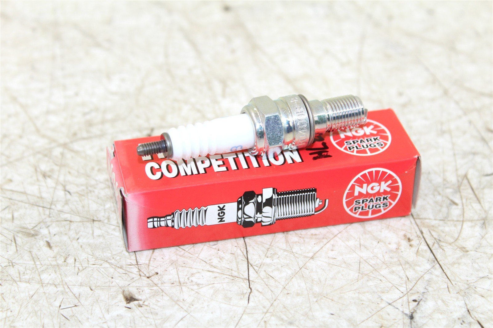 NGK Racing Competition Spark Plug R0409B-8 NEW 037H