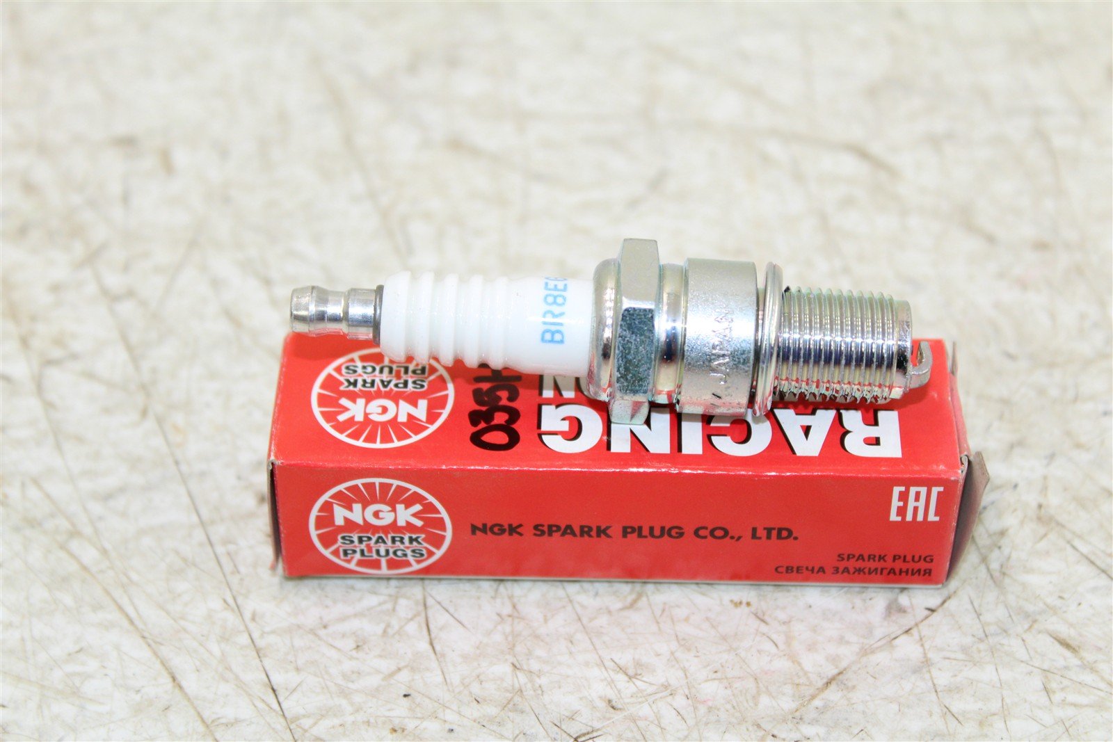 NGK Racing Competition Spark Plug BR8EG NEW 035H
