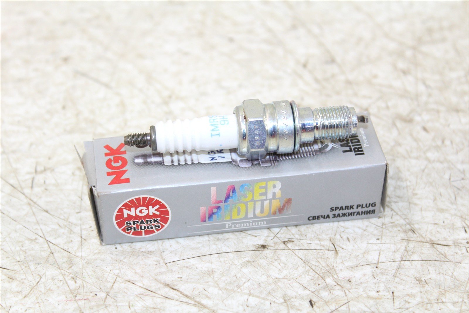 NGK Laser Iridium Spark Plug Part IMR8C-9H Honda CRF 250R 250X NEW 028H