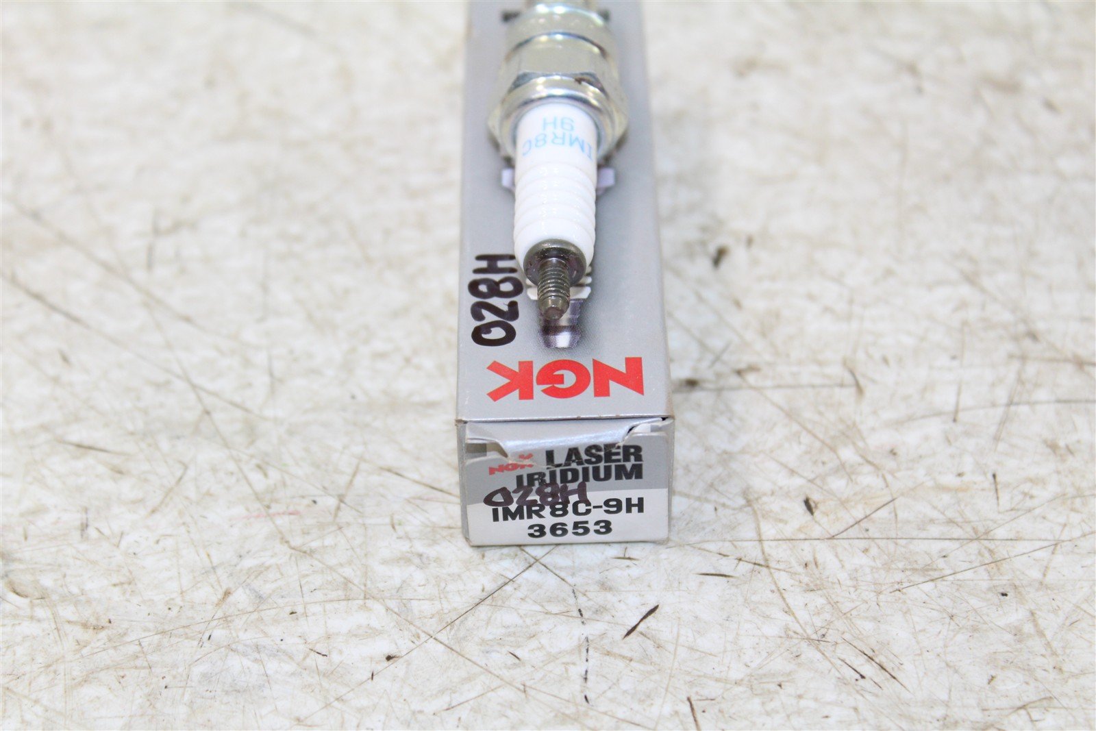 NGK Laser Iridium Spark Plug Part IMR8C-9H Honda CRF 250R 250X NEW 028H