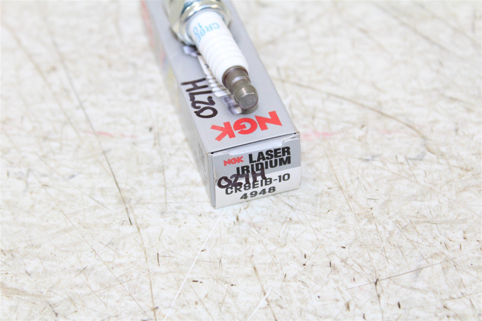 NGK Laser Iridium Spark Plug CR8EIB-10 NEW 4948 NOS 027H