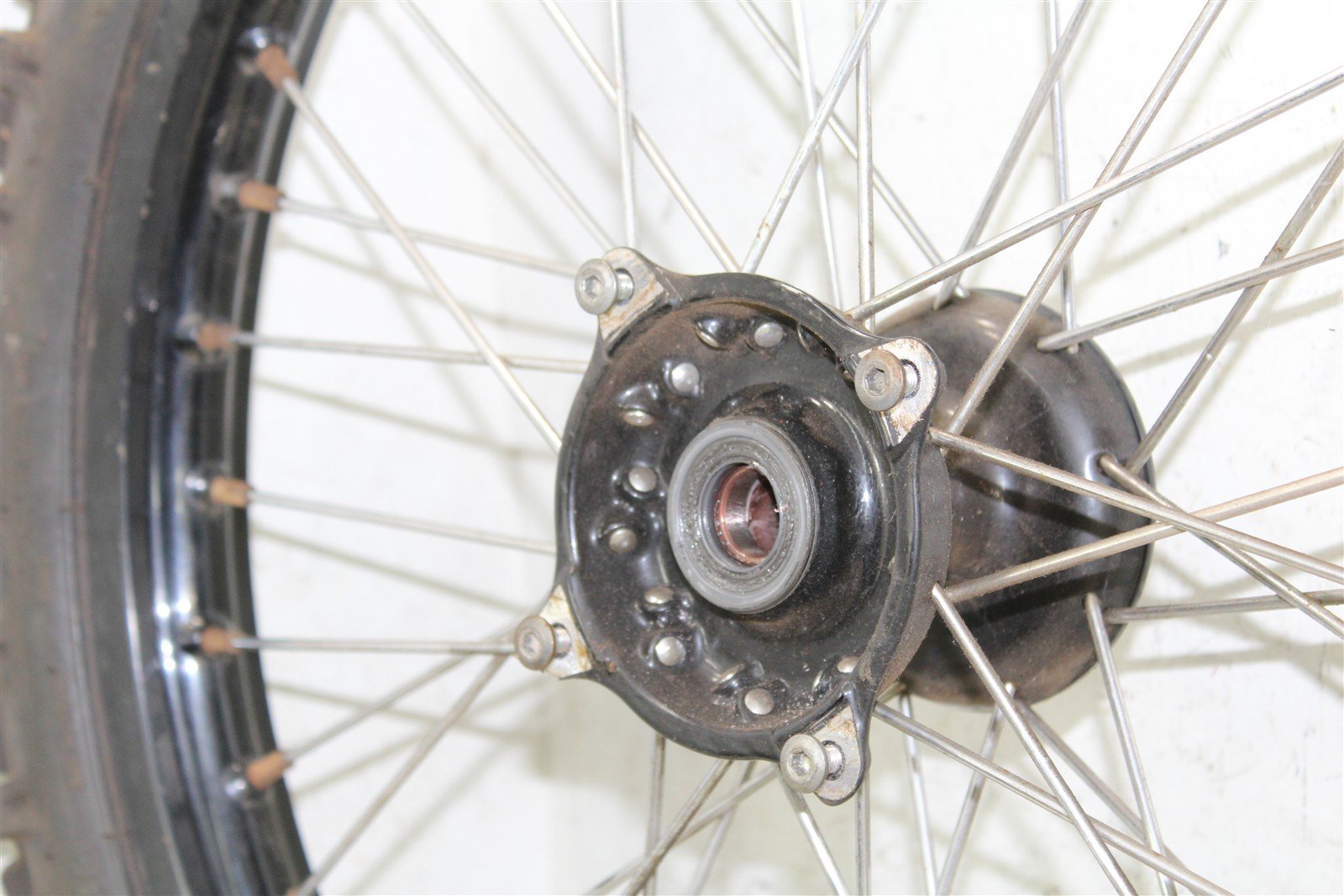 2009 Kawasaki KX 250F Front Wheel Rim Hub 27039