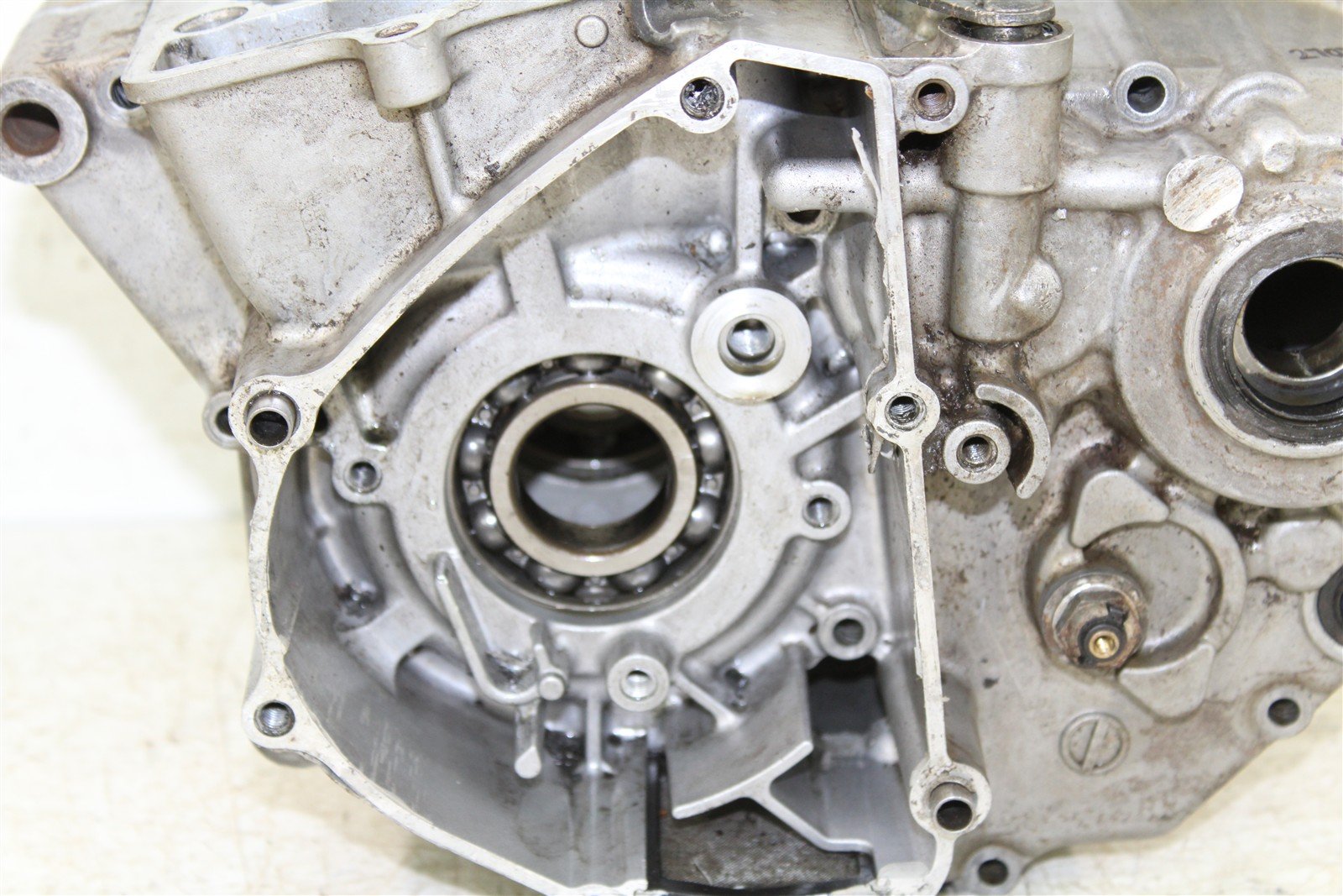 2009 Kawasaki KX 250F Engine Cases Crankcase Motor Left Right 27039