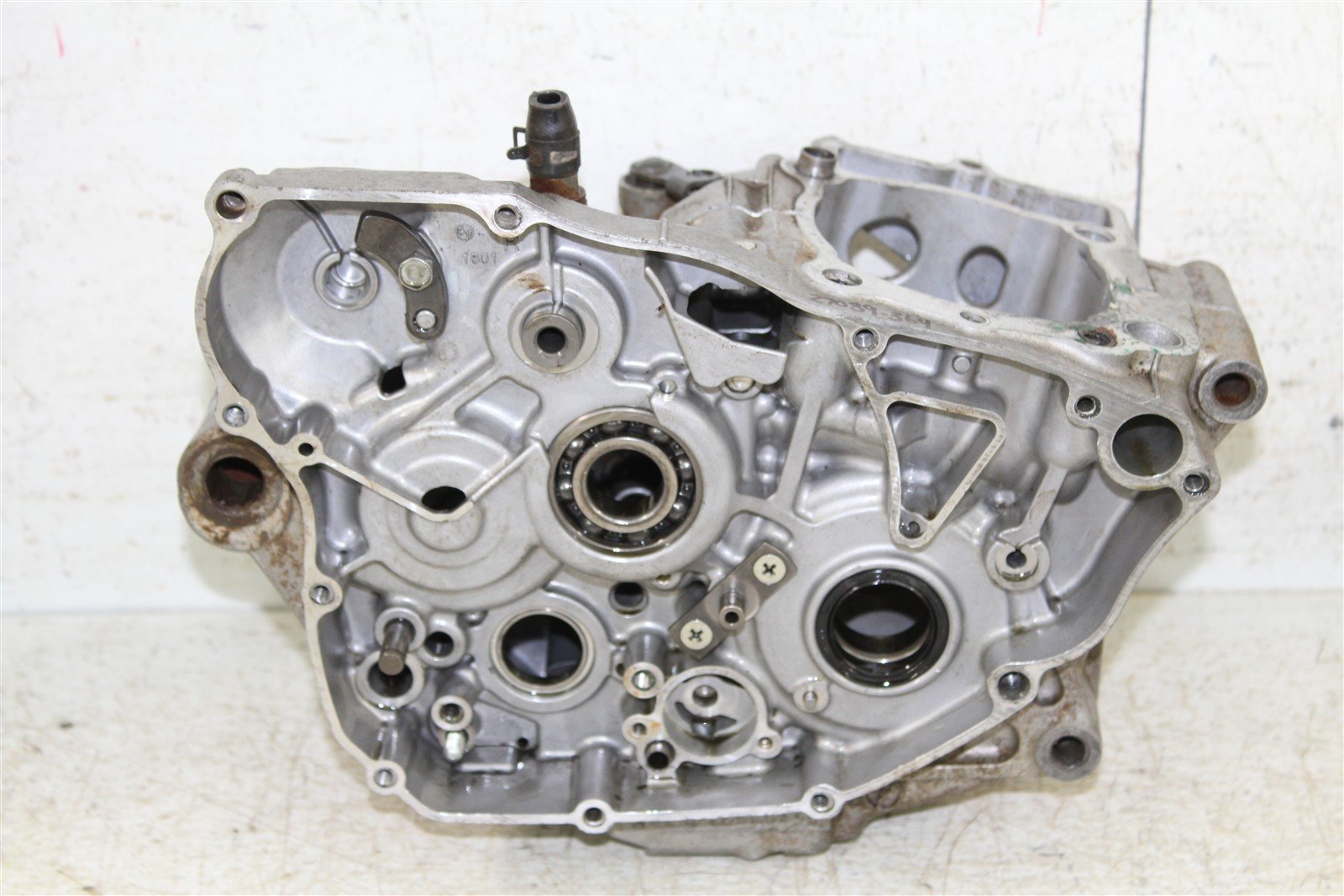 2009 Kawasaki KX 250F Engine Cases Crankcase Motor Left Right 27039